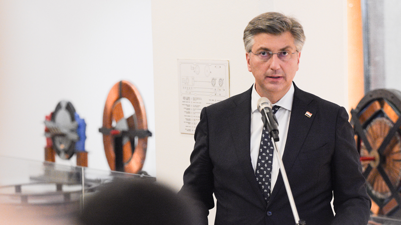 Plenković otvorio izložbu OiV - 95 godina radiodifuzije u Hrvatskoj: Digitalne usluge ključne za razvoj gospodarstva